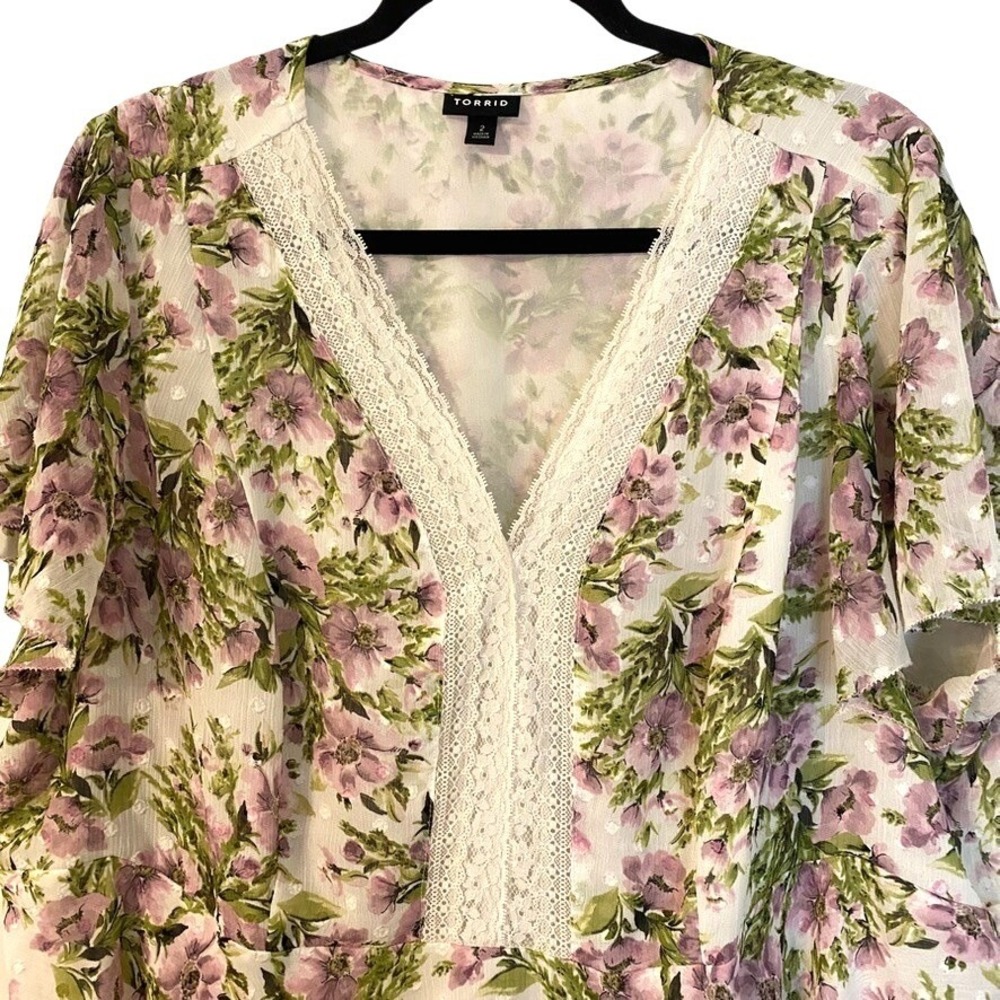 Torrid 2 Floral‎ Clip Dot Chiffon Lace Trim Flutter Sleeve Blouse Purple Green - Picture 2 of 14